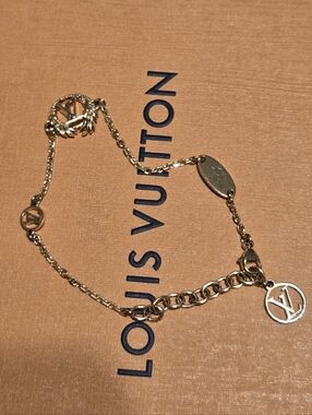 Louis Vuitton LV Angel Bracelet Gold EUC